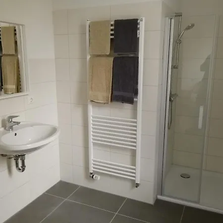 Haupthaus Moeblierte Mit Eigenem Bad בית אירוח אולצן