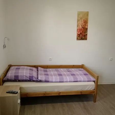 Haupthaus Moeblierte Mit Eigenem Bad בית אירוח *